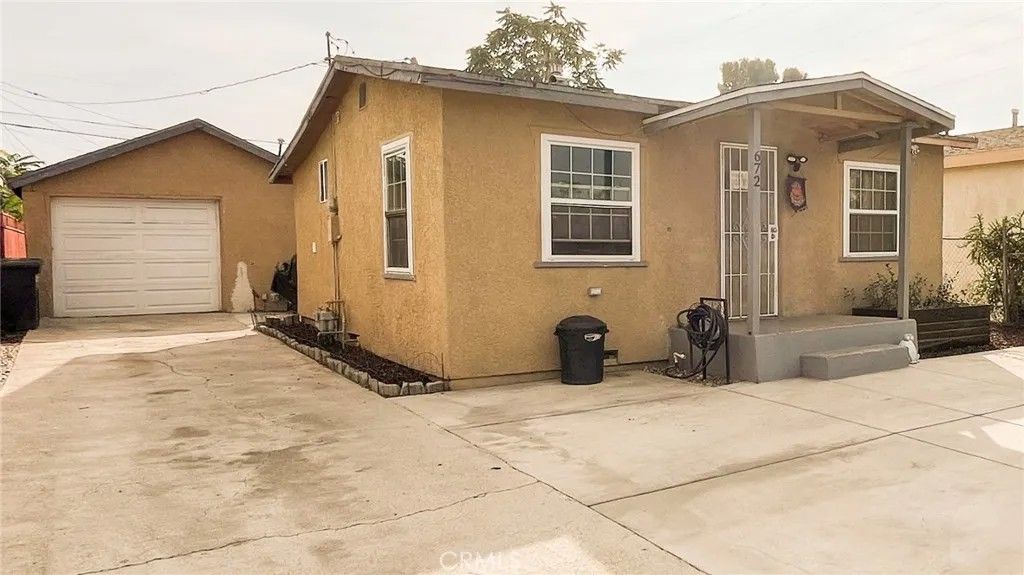Photo of 672 E 112th St, Los Angeles, CA 90059 (MLS # OC25246747)