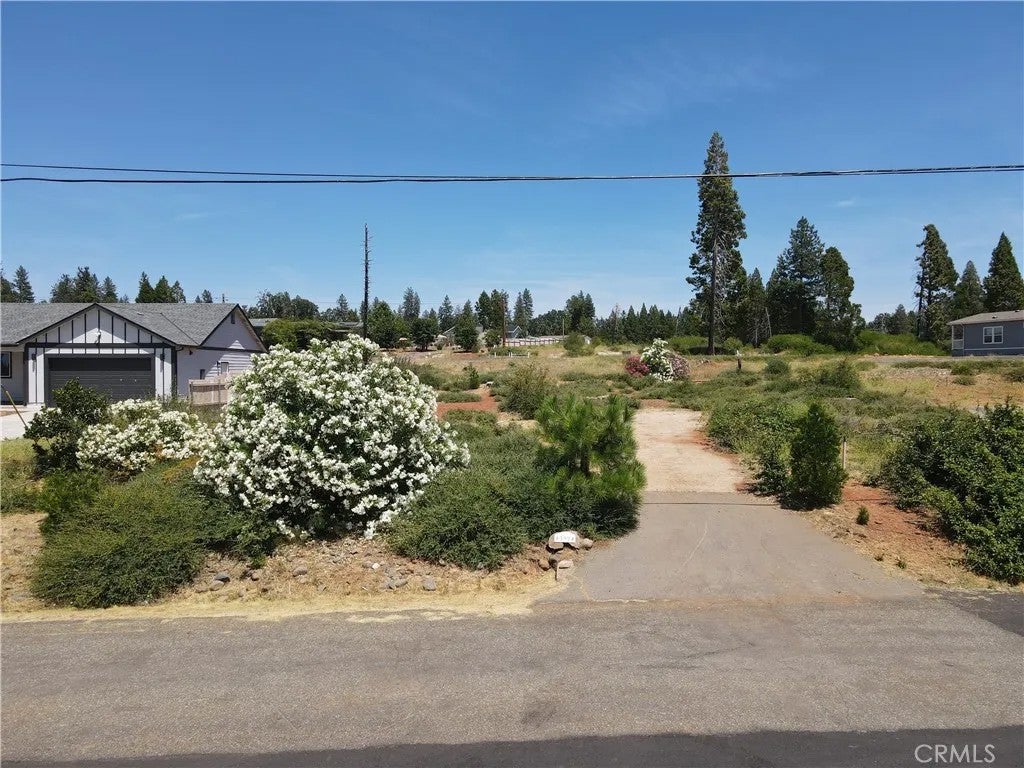Photo of 13924 Carver Dr, Magalia, CA 95954 (MLS # SN26083762)