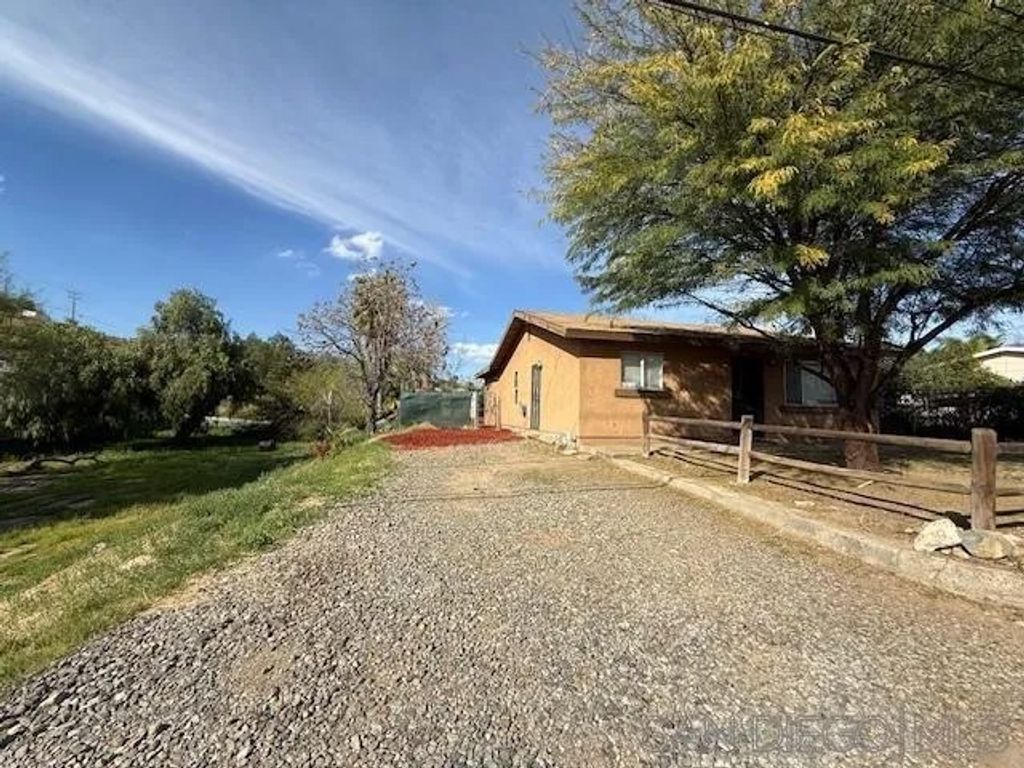 Photo of 23930 Elsinore Lane, Menifee, CA 92587 (MLS # 260004946)