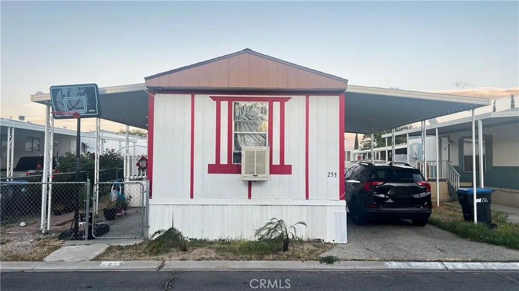 Photo of 1301 E Avenue I #233, Lancaster, CA 93535 (MLS # SR26078090)