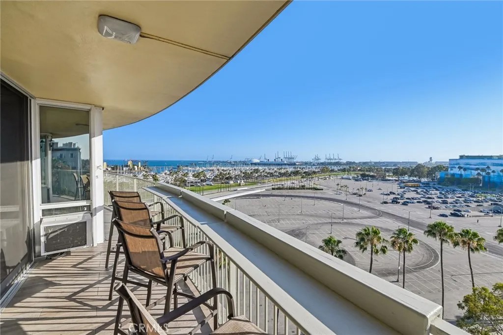 700 E Ocean Boulevard 1208