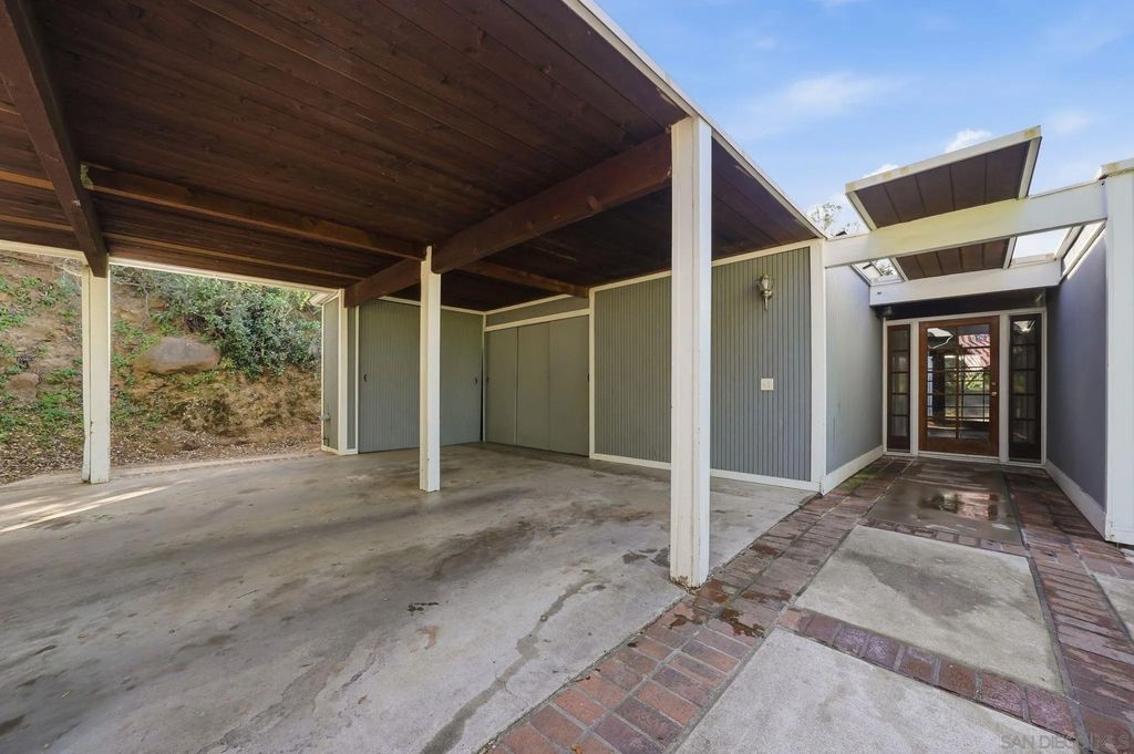 Photo of 11819 Johnson Lake Road, Lakeside, CA 92040 (MLS # 260008330)