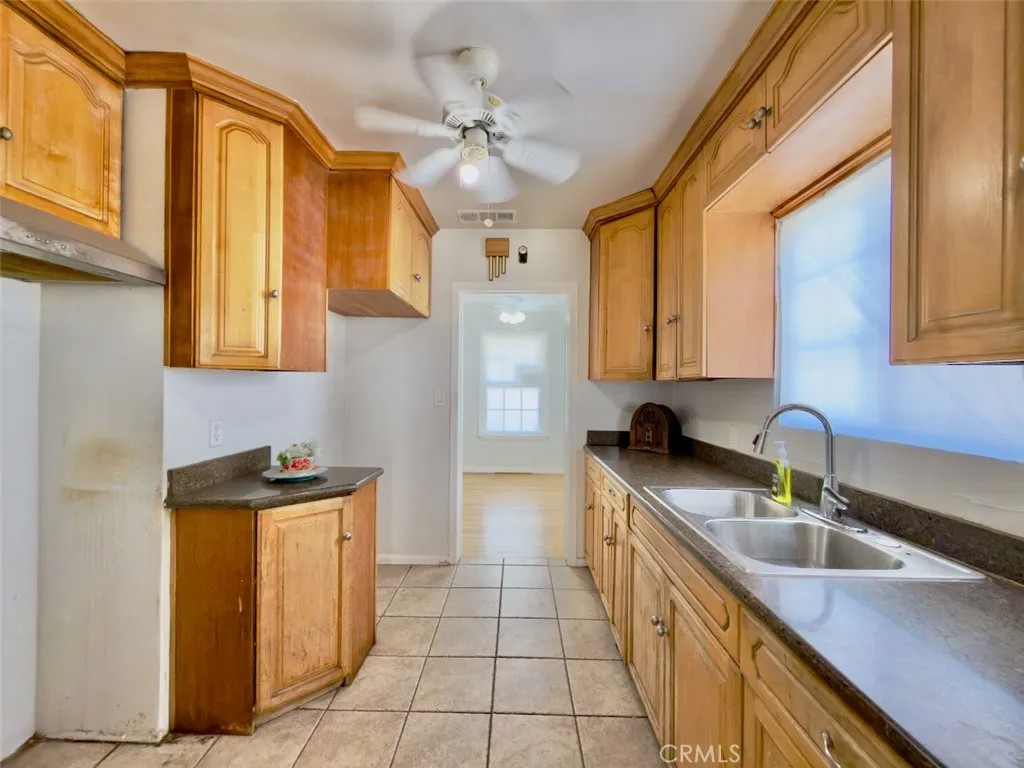 10918 Laurel Canyon