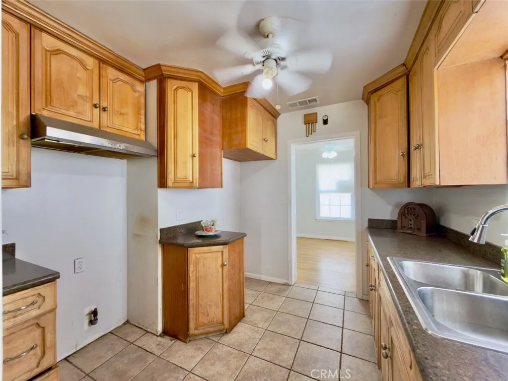 10918 Laurel Canyon
