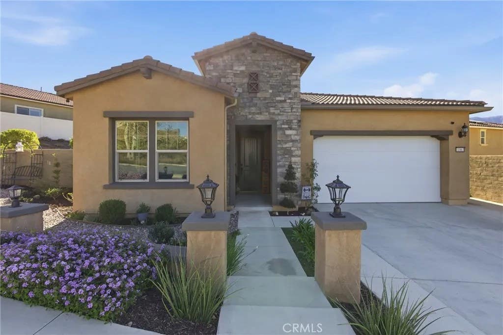 Photo of 11863 Trailwood Ct, Corona, CA 92883 (MLS # CV26032190)