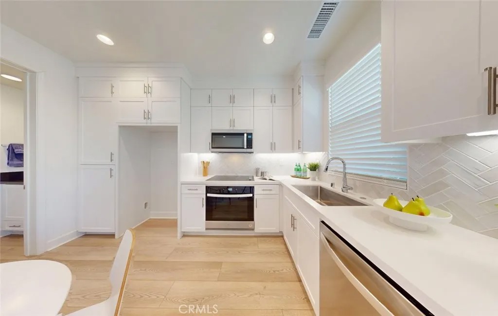 17536 Cameron Lane 105