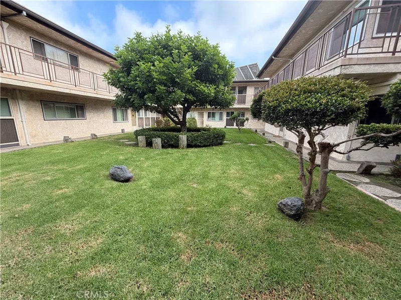 7000 S. La Cienega Blvd. South 29