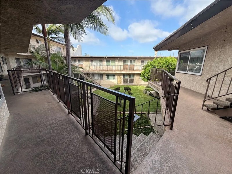 7000 S. La Cienega Blvd. South 29