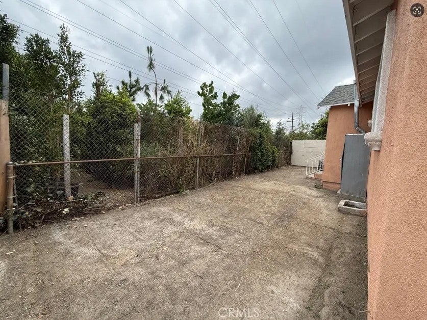 1443 E 92nd