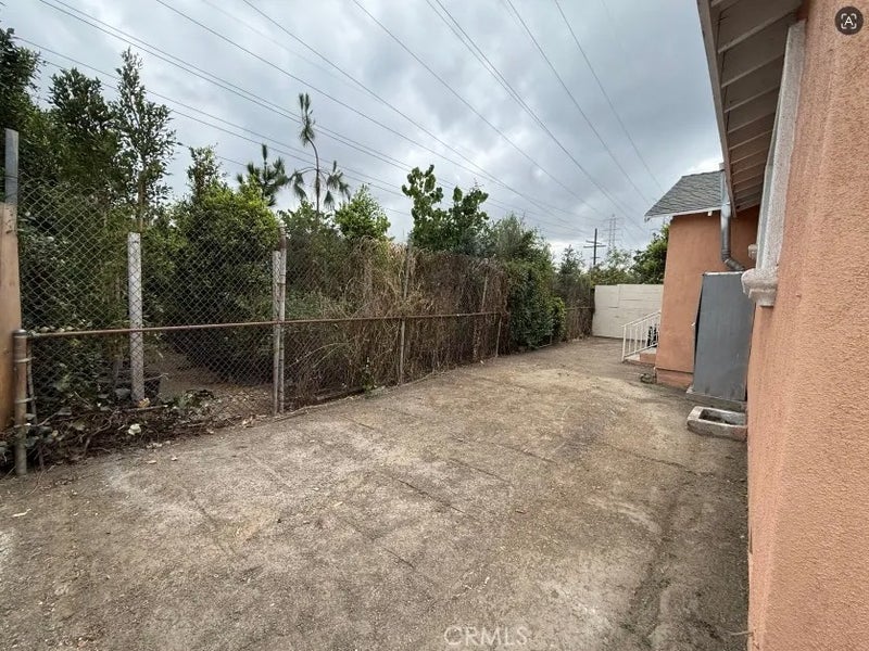 1443 E 92nd