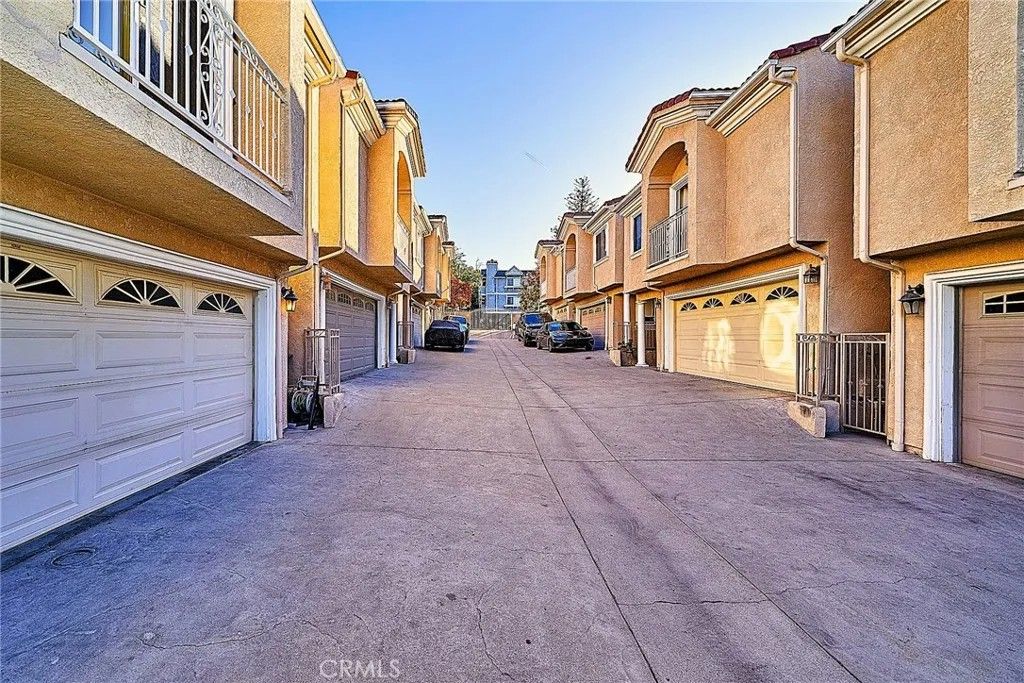 Photo of 10357 Commerce Avenue #7, Tujunga, CA 91042 (MLS # GD25264283)