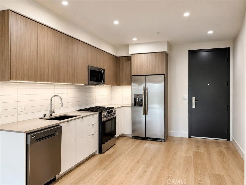 Photo of 12078 Guerin Street #202, Studio City, CA 91604 (MLS # SR26140561)