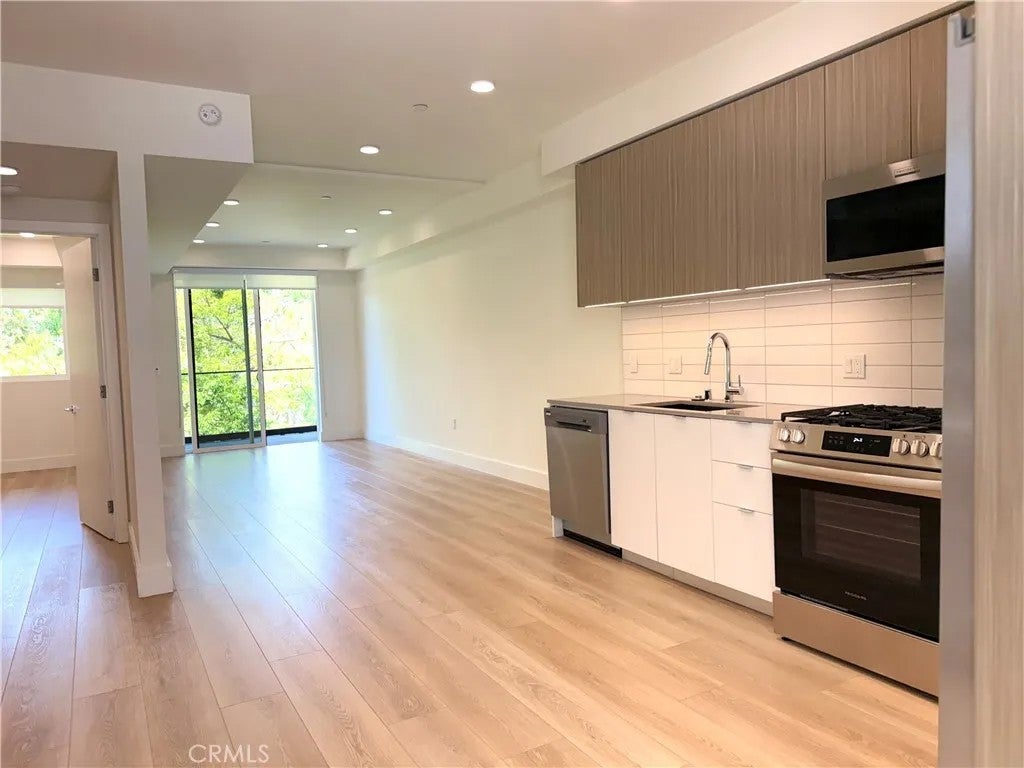 Photo of 12078 Guerin Street #202, Studio City, CA 91604 (MLS # SR26140561)