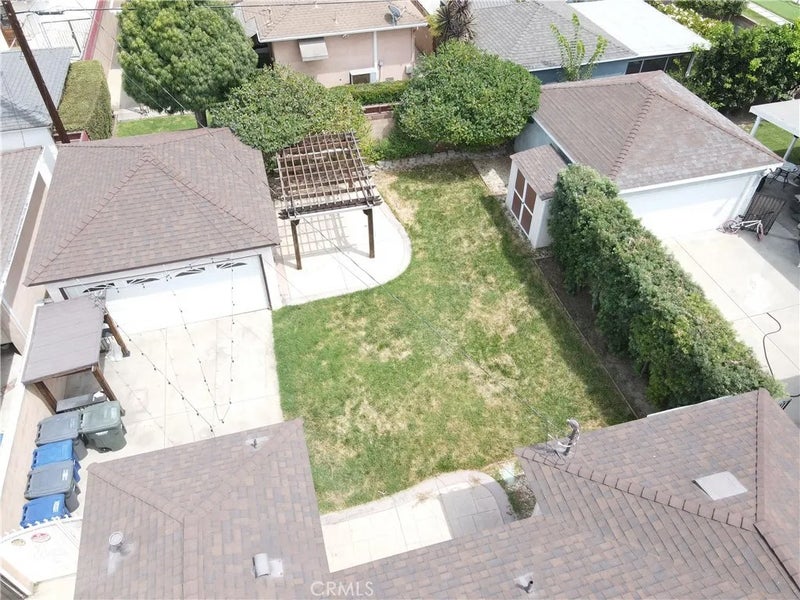 4562 Iroquois Avenue