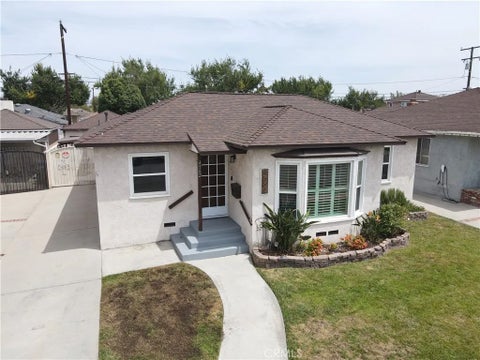 Photo of 4562 Iroquois Avenue, Lakewood, CA 90713 (MLS # SB26178370)