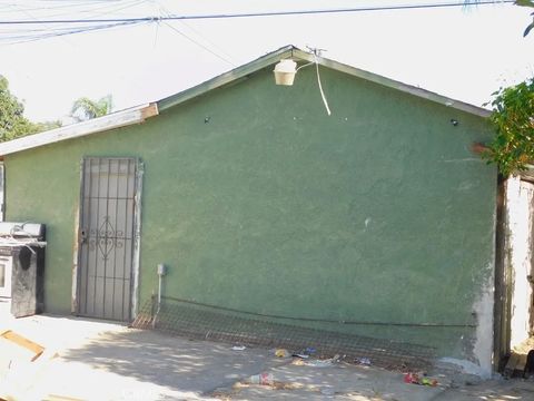 Tiny photo for 902 E 6th Street, Pomona, CA 91766 (MLS # IV25235098)