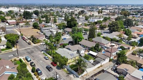 Tiny photo for 902 E 6th Street, Pomona, CA 91766 (MLS # IV25235098)