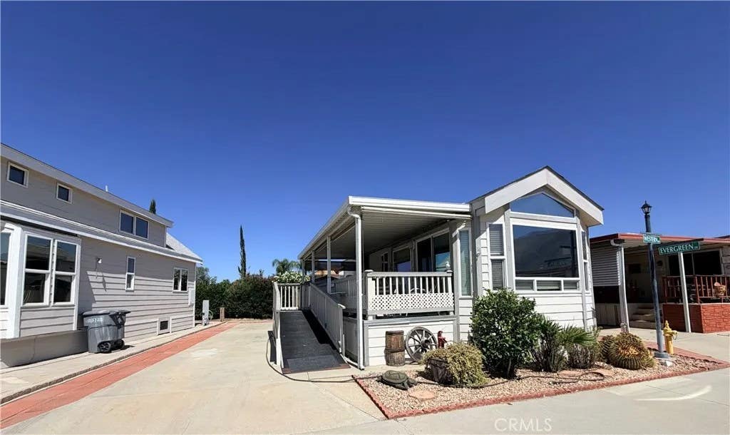 Photo of 1310 Western DR, San Jacinto, CA 92583 (MLS # SW26162886)