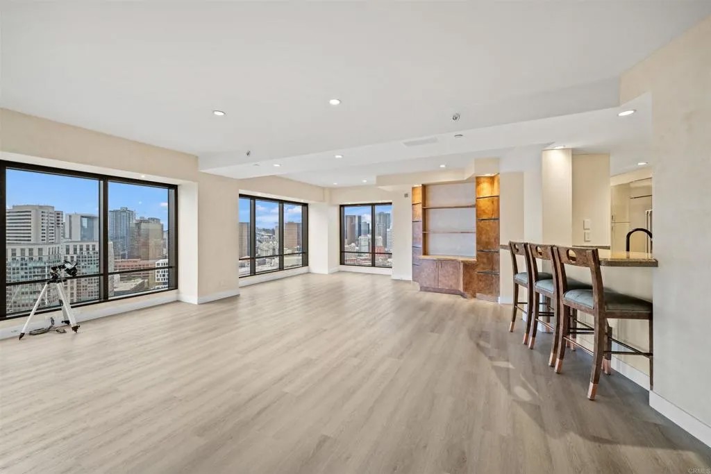100 Harbor Drive 3004
