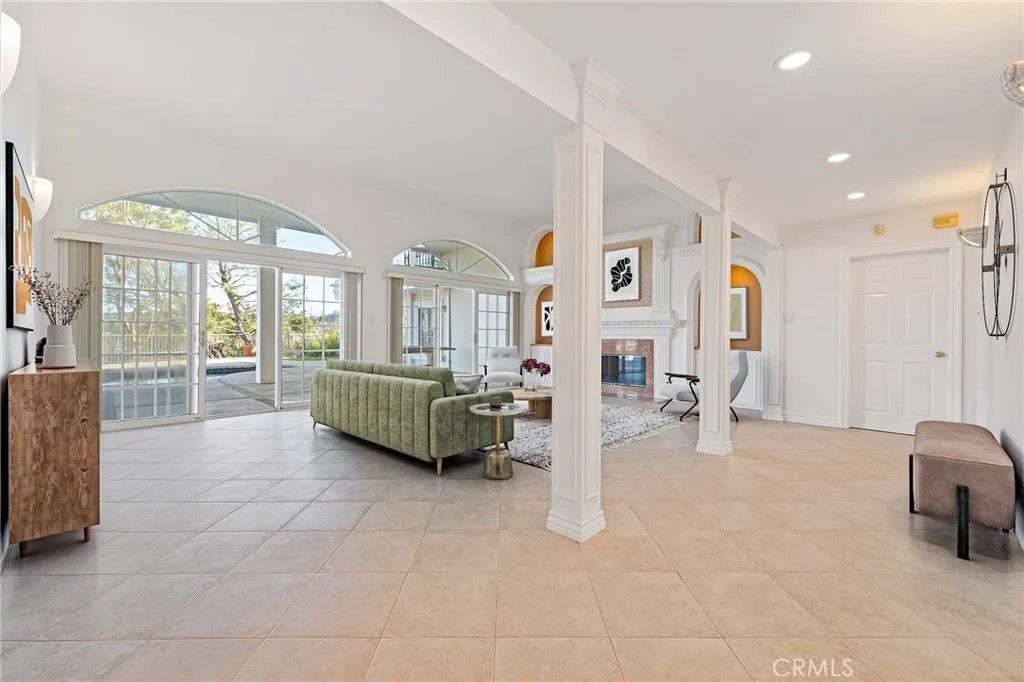 Photo of 4178 Regal Oak Drive, Encino, CA 91436 (MLS # SR26001887)