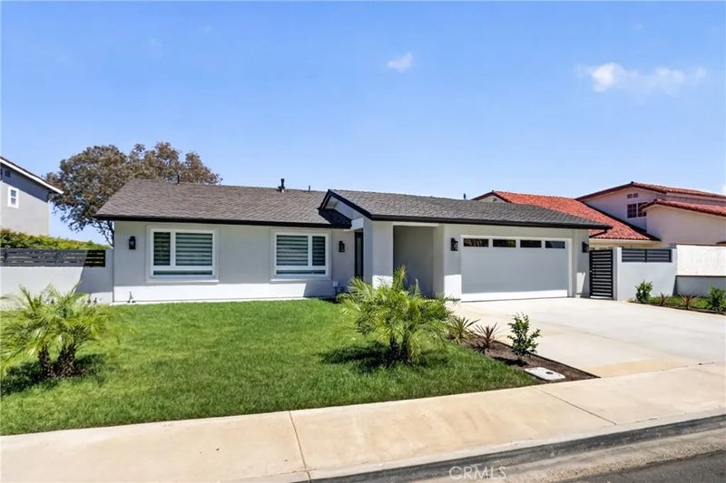 27182 Calle Del Cid