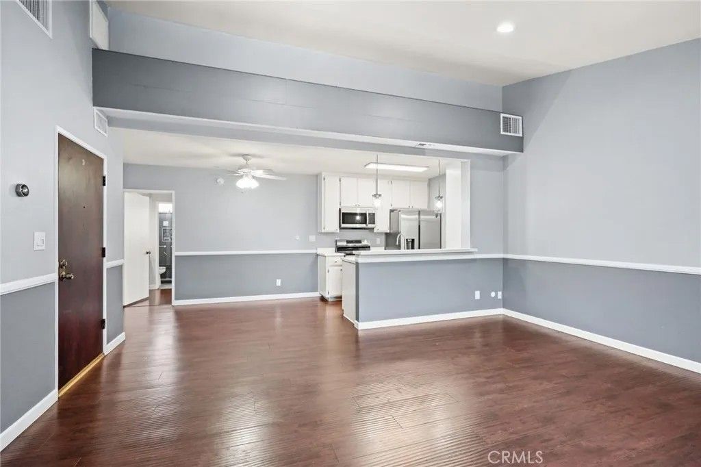 Photo of 5500 Lindley #209, Encino, CA 91316 (MLS # SR25278889)