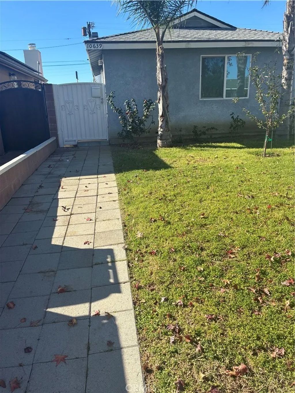 Photo of 10639 Halbrent Avenue, Mission Hills (san Fernando), CA 91345 (MLS # SR26013783)