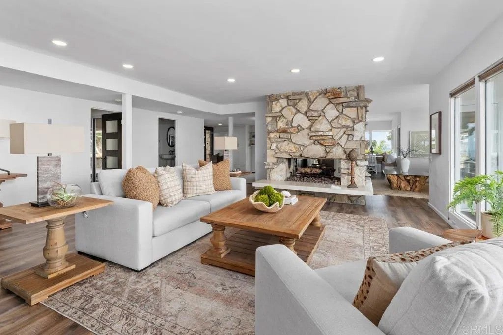 1010 La Jolla Rancho Rd