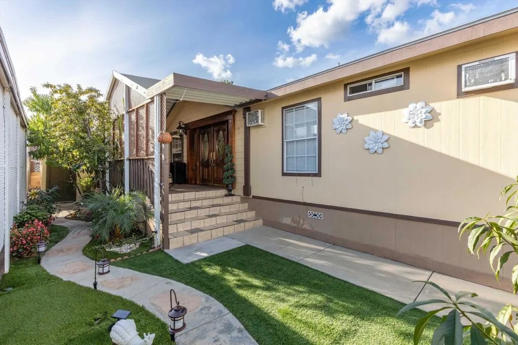 2550 E Valley East 44