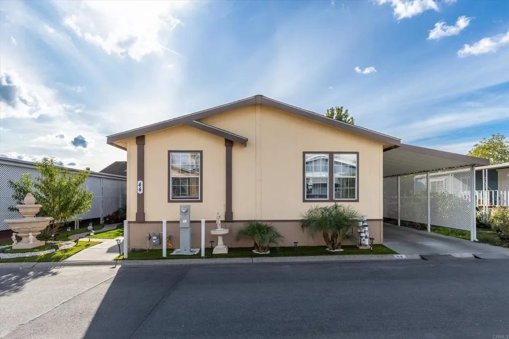 2550 E Valley East 44