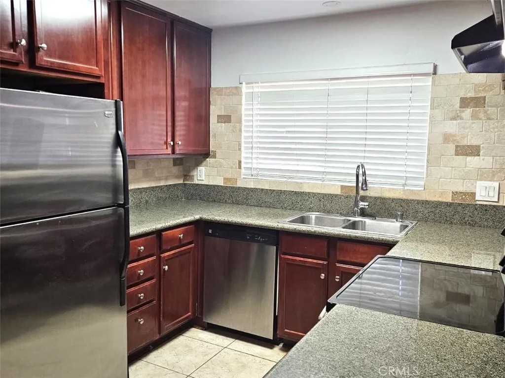 12805 Mapleview