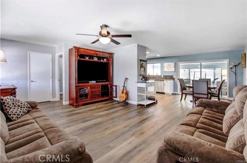 1621 W Montrose