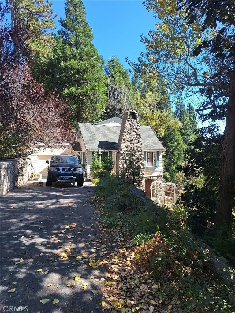 21515 Sawpit Canyon