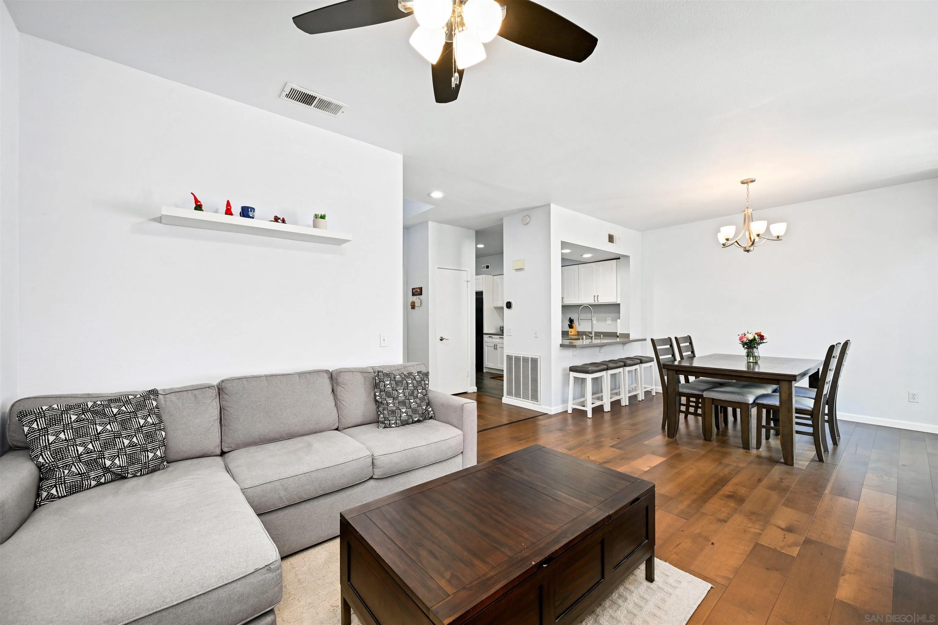 3811 Creststone