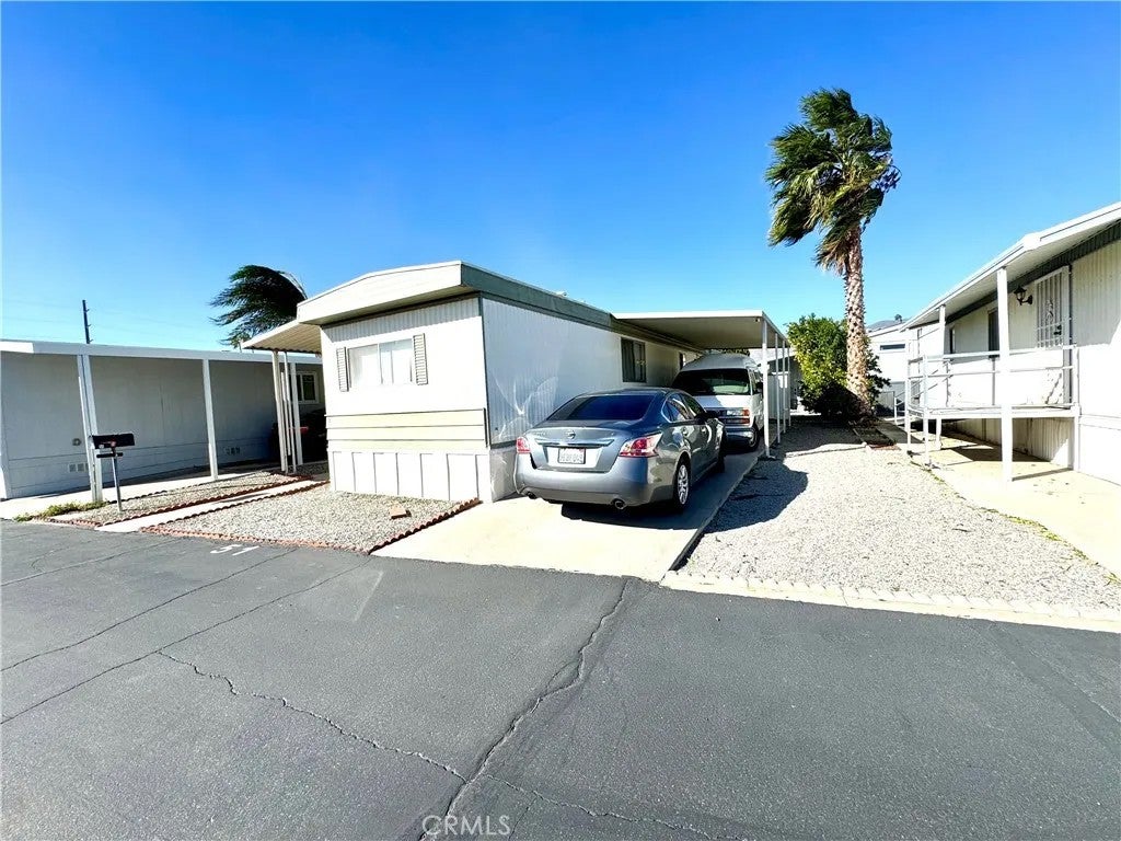 Photo of 999 S Santa Fe Ave, San Jacinto, CA 92583 (MLS # SW26225070)