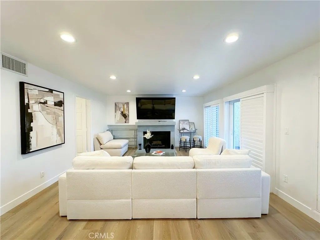 Photo of 5255 Coldwater Canyon Avenue #D, Sherman Oaks, CA 91401 (MLS # SR25268460)
