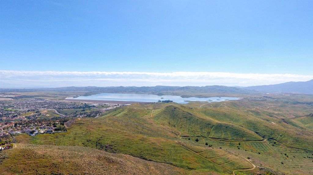 Photo of 18410 Lakepointe Dr, Riverside, CA 92503 (MLS # 260005533)