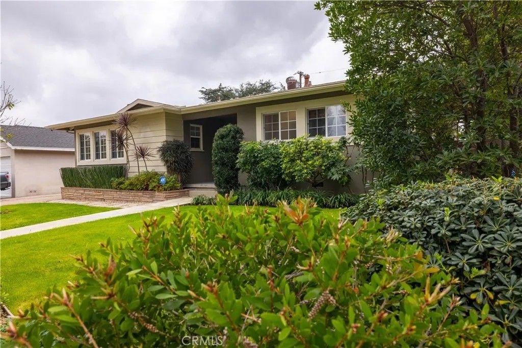 Photo of 17242 Ludlow, Granada Hills, CA 91344 (MLS # SR26033077)