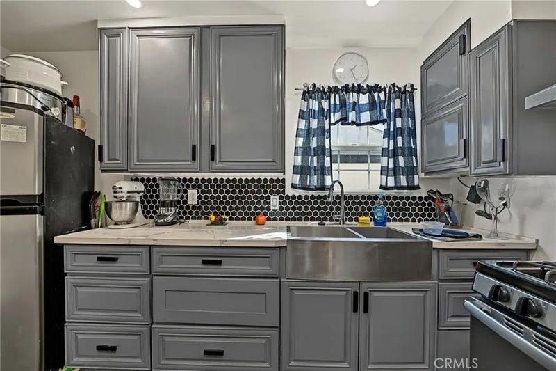 907 S Danehurst