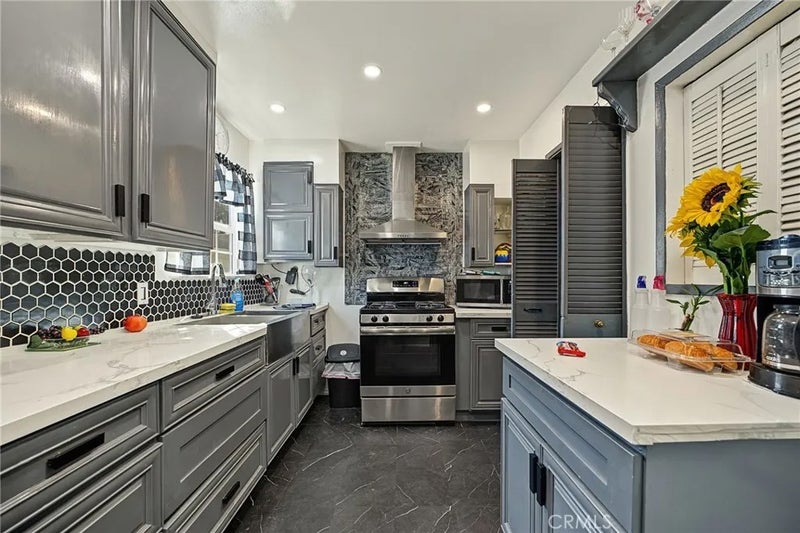 907 S Danehurst