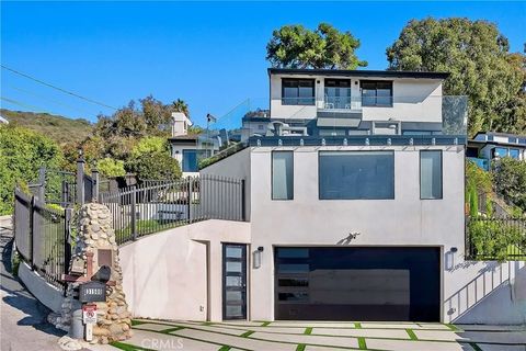 Photo of 31502 Mar Vista, Laguna Beach, CA 92651 (MLS # LG26010990)