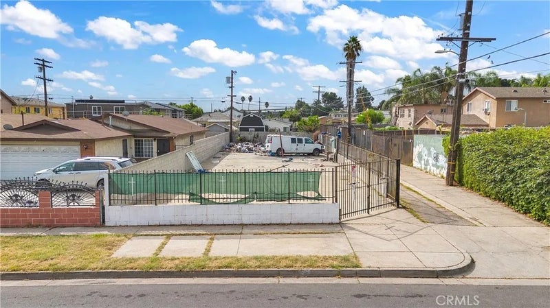 232 W 108th