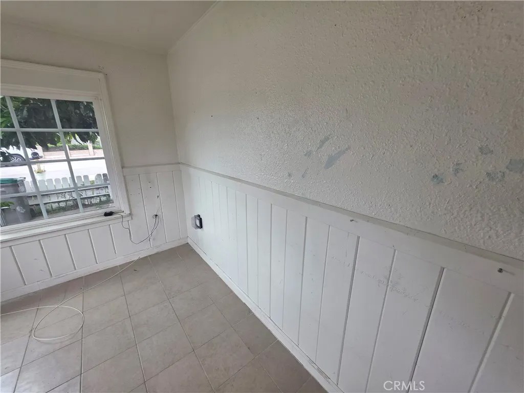 557 S 10th