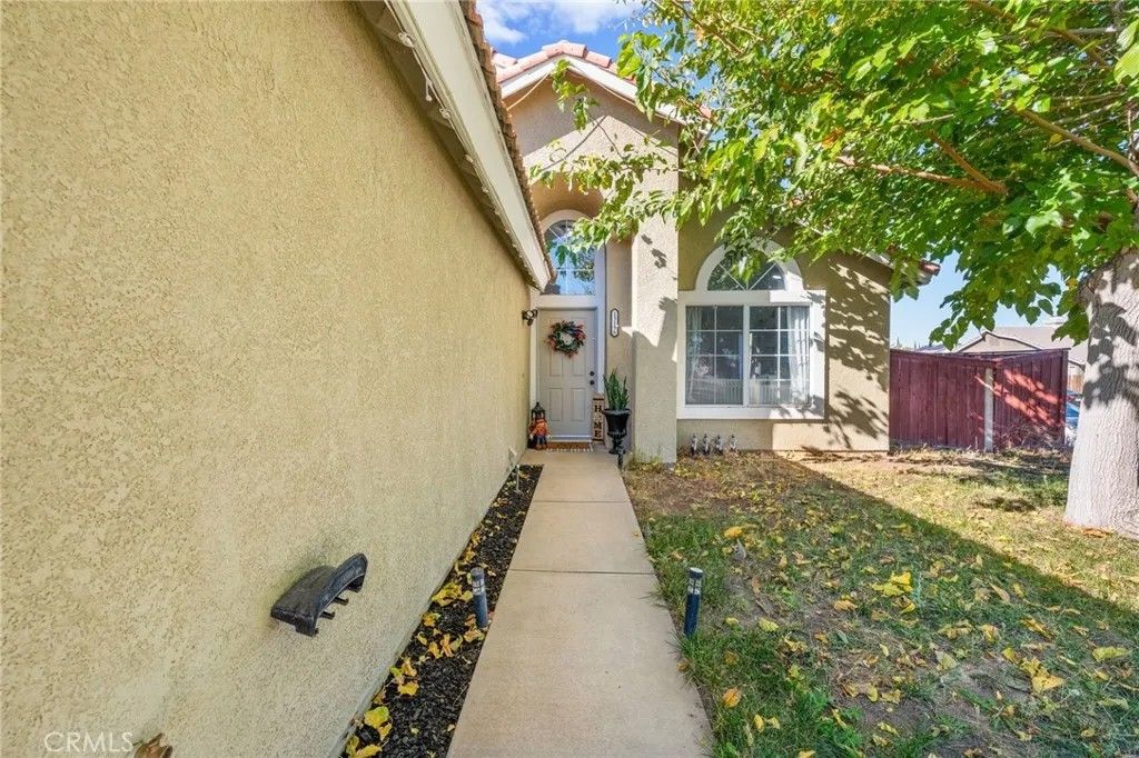 Photo of 13196 Oberlin Ave, Victorville, CA 92392 (MLS # SW26080625)