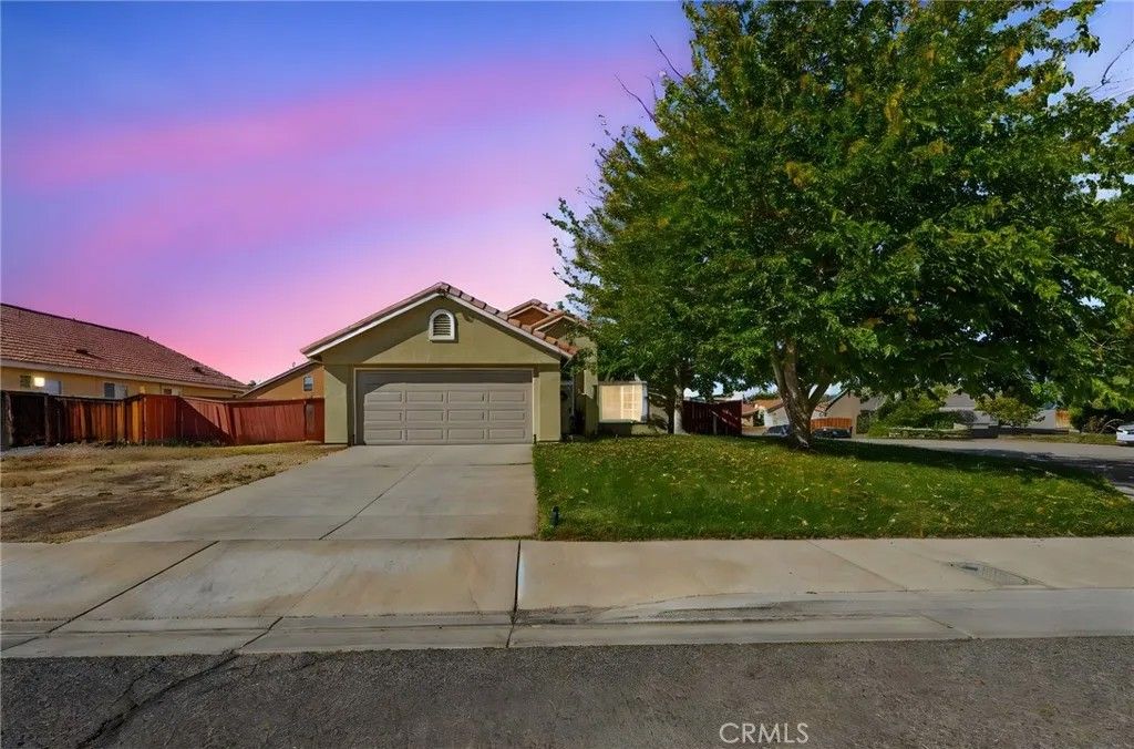 Photo of 13196 Oberlin Ave, Victorville, CA 92392 (MLS # SW26080625)