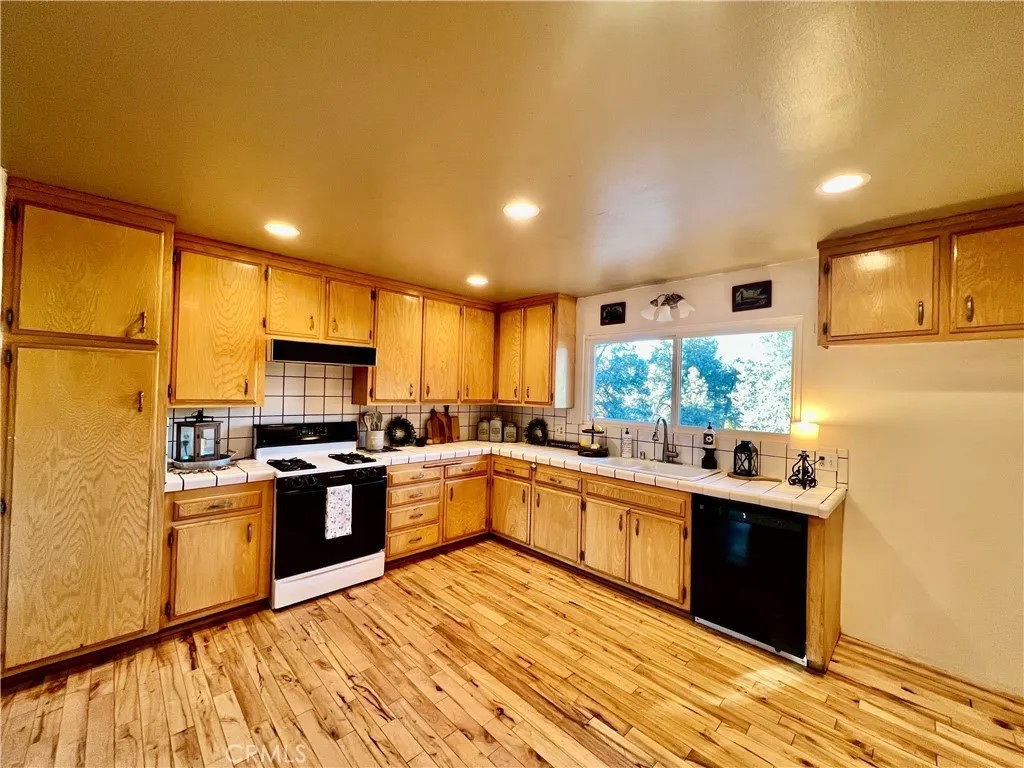 1118 Snowline