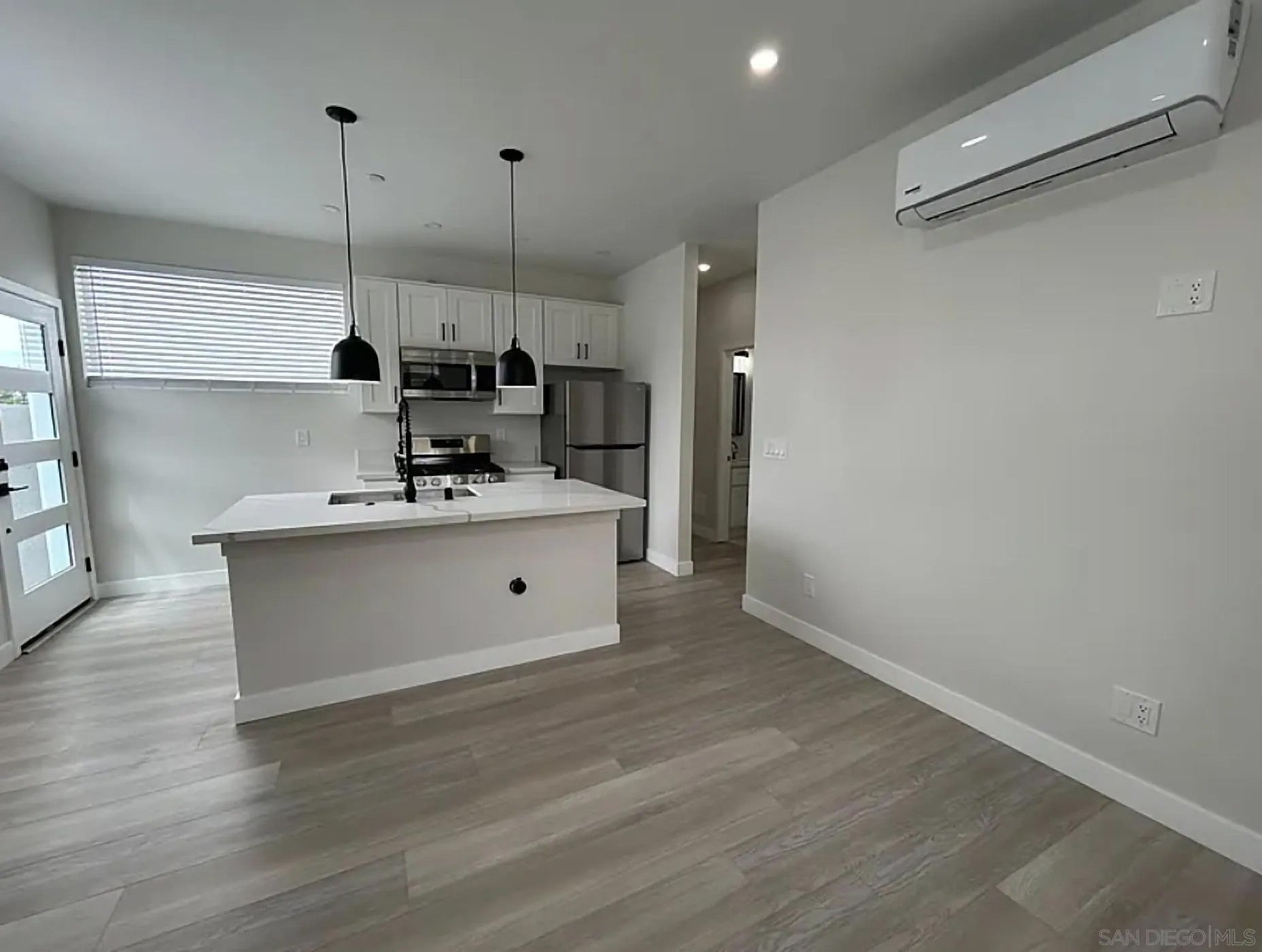 3328 B St 3330