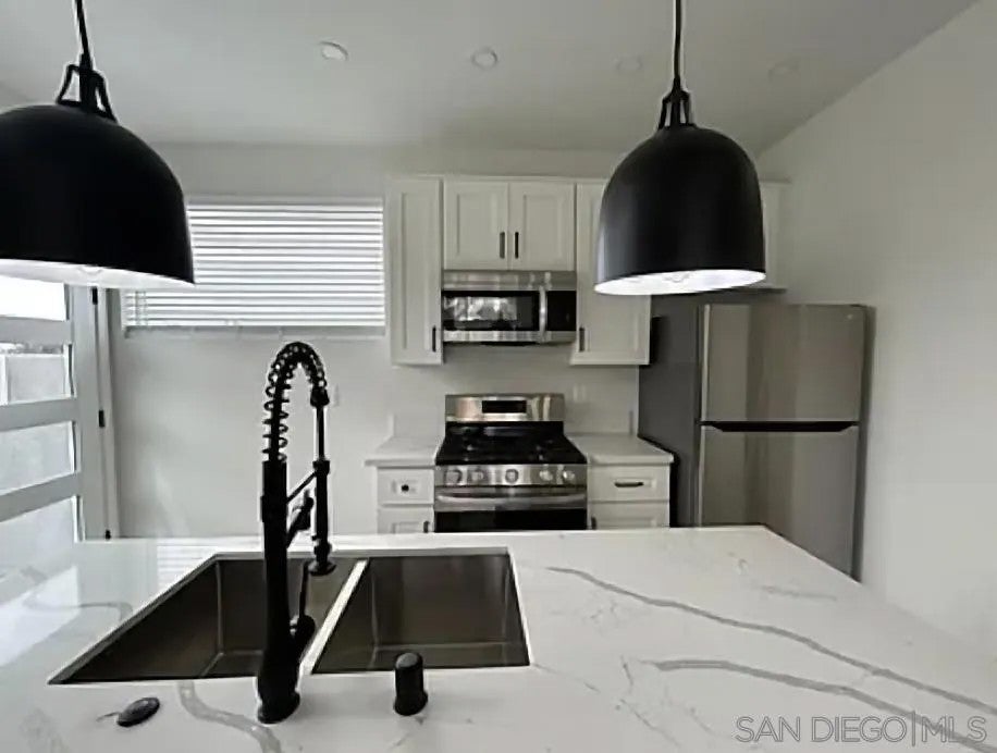 3328 B St 3330