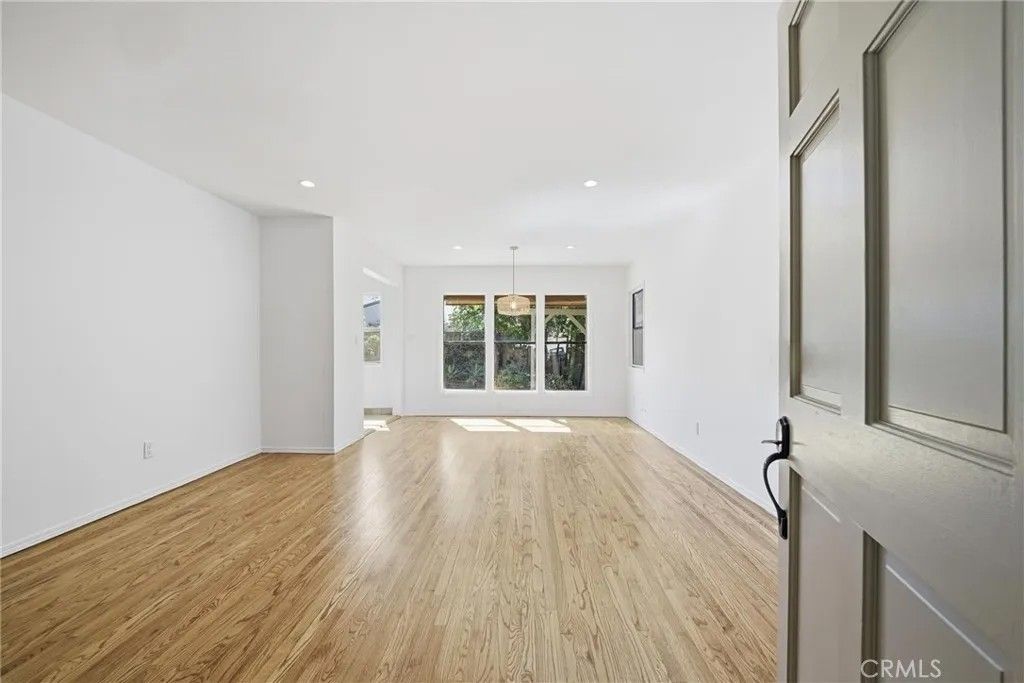 Photo of 18228 Keswick St, Reseda, CA 91335 (MLS # SR26077060)