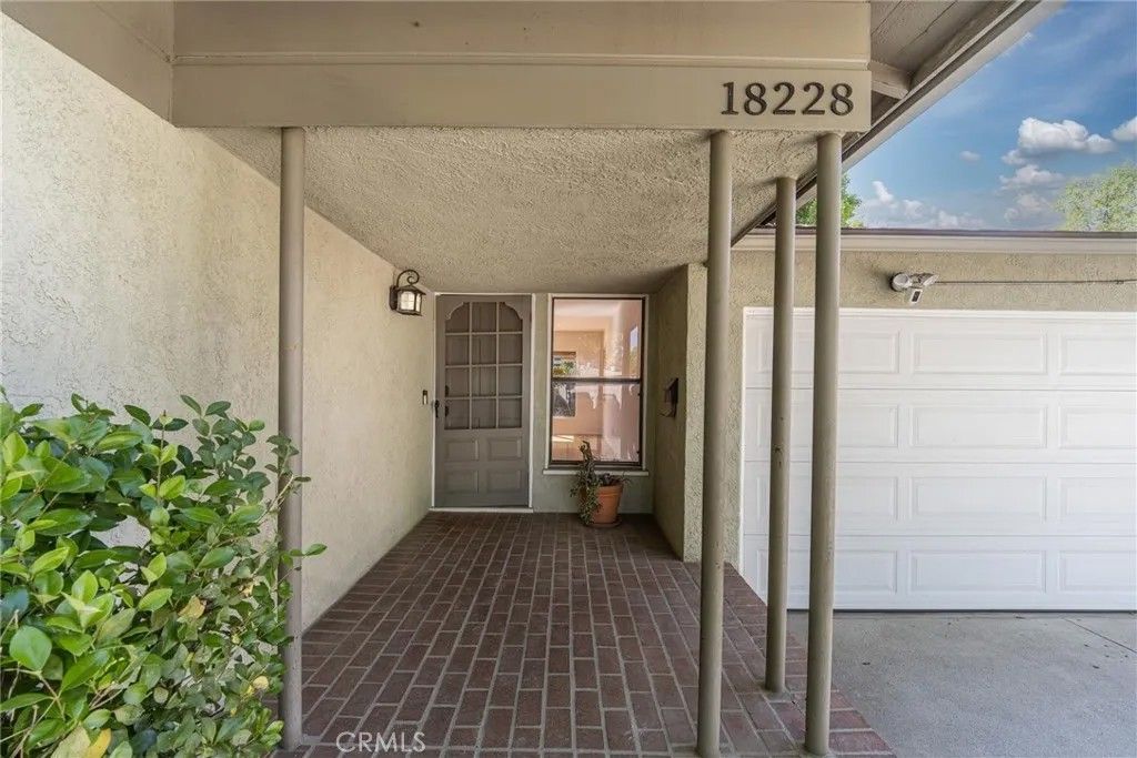 Photo of 18228 Keswick St, Reseda, CA 91335 (MLS # SR26077060)